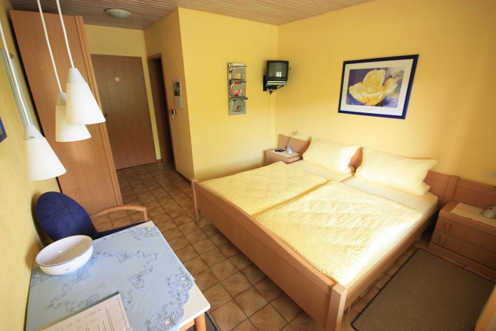 Pension-Ferienwohnung Liesbachtal Direkt Am Waldrand Bayerische Rhoen Schönau an der Brend Δωμάτιο φωτογραφία